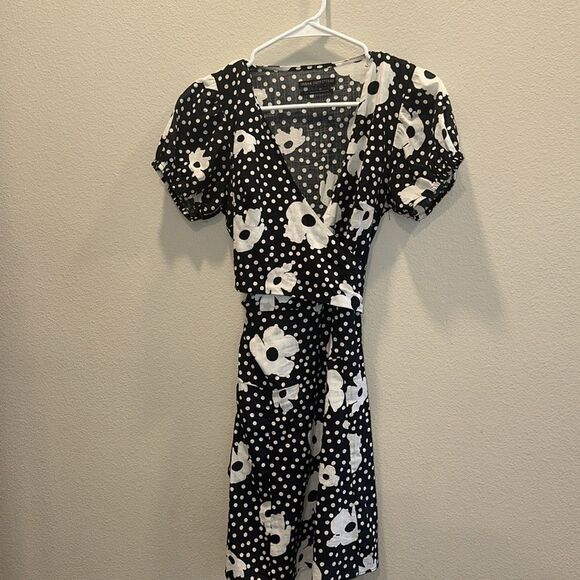 URBAN OUTFITTERS Puff Sleeve Wrap Front Floral Jocelyn Mini Dress - sz S - Picture 4 of 7